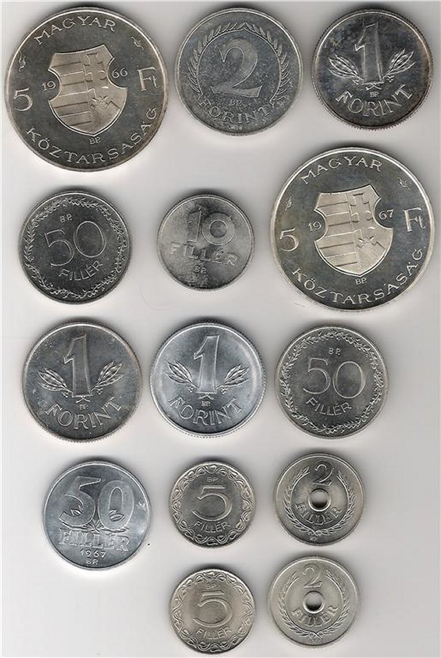 A Kabinet sor érmék 1966-ból és 1967-ből